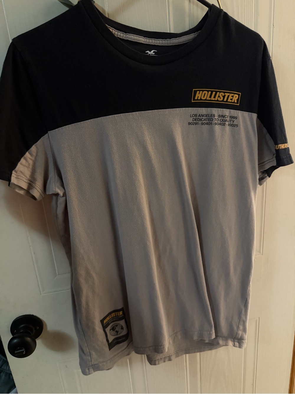 Hollister Two-Tone Black and Gray Short Sleeve Crew Tee
